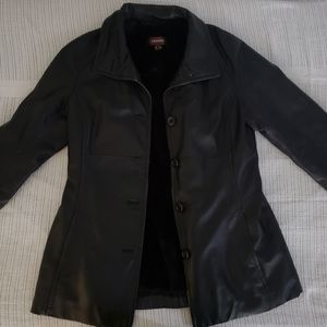 Danier ladies button down leather jacket sml